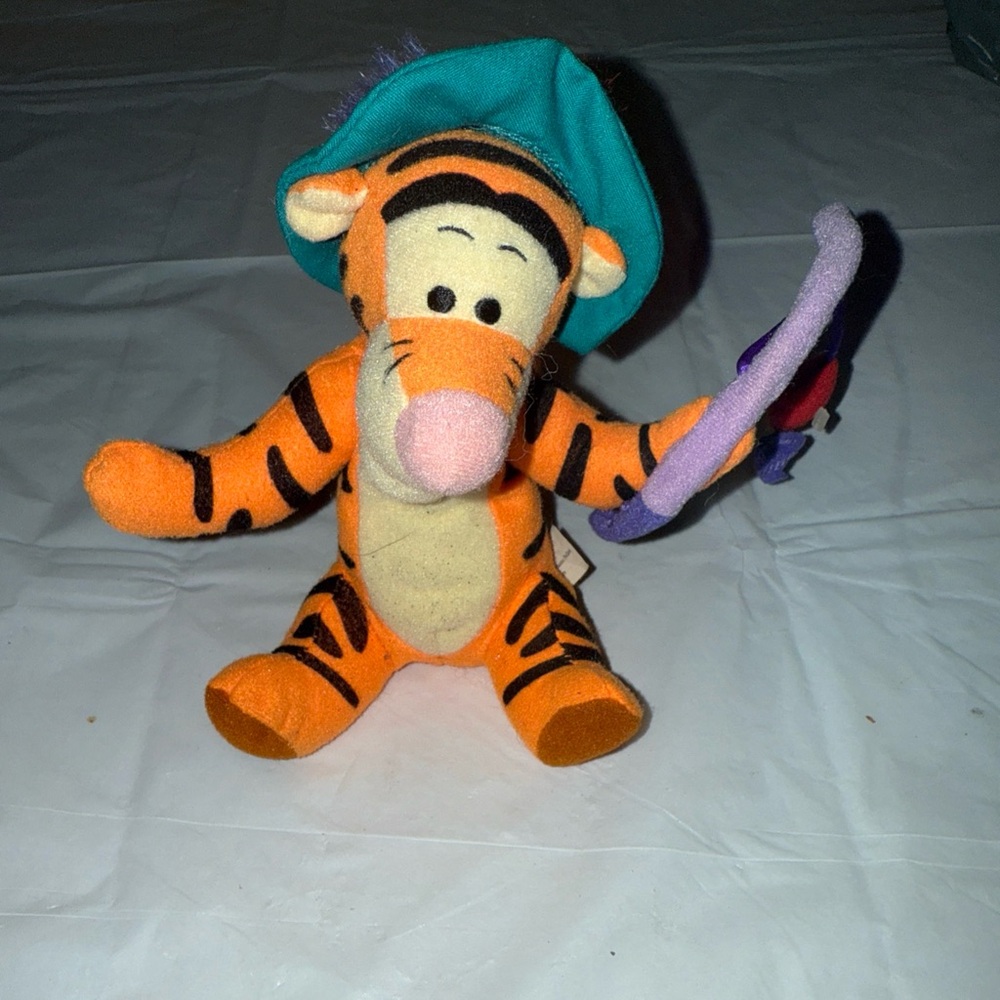 Tigger Disney fishing 1998 plush